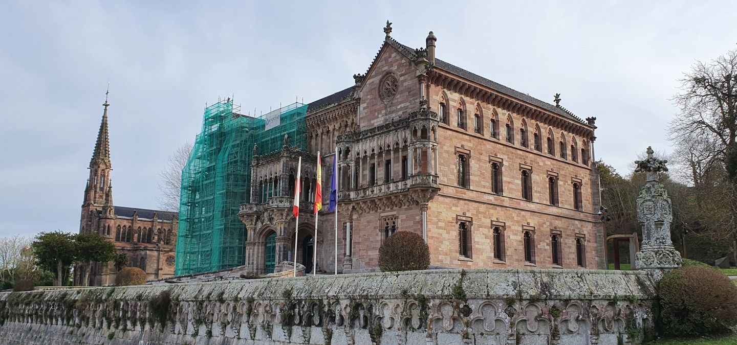 Fachada del palacio